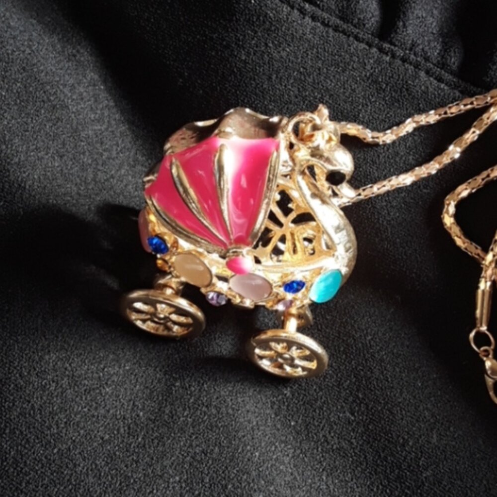 Betsey Johnson JEWELED SWAN CARRIAGE NECKLACE - Picture 5 of 8